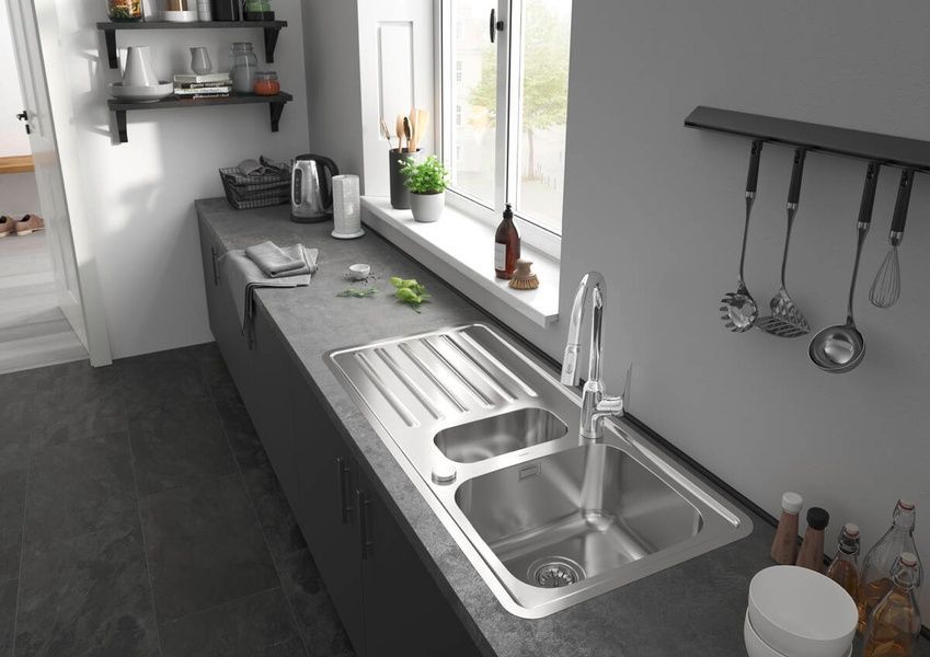 Змішувач для кухонної мийки з висувним душем HANSGROHE FOCUS M42 71820000 77847 фото