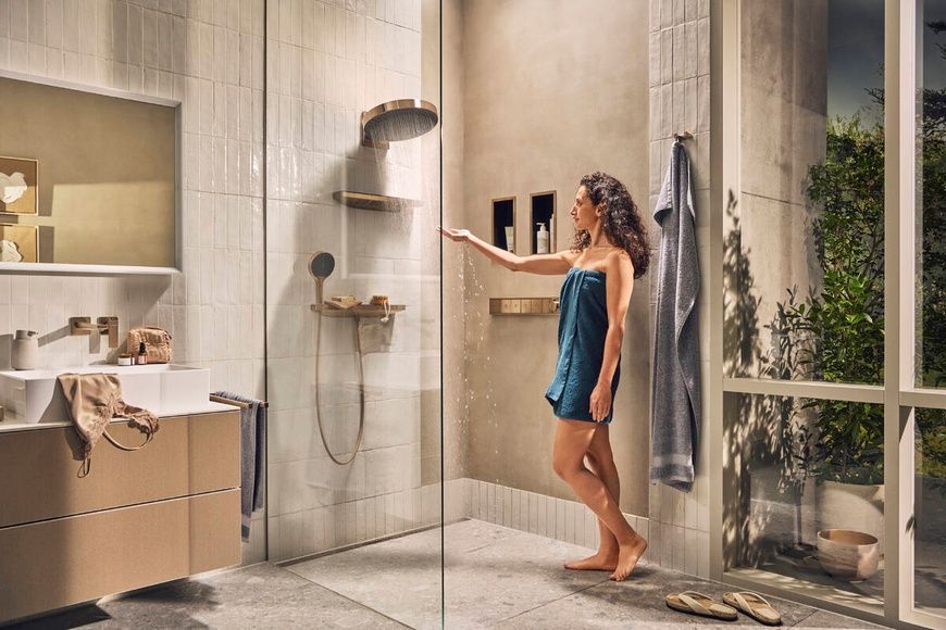 Шланговое подсоединение с держателем для душа и полкой для душа HANSGROHE RAINFINITY 26843140, бронза сатин 800004558 фото