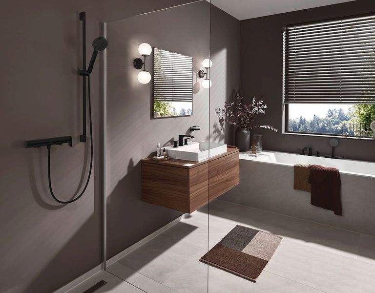 Смеситель для душа настенный HANSGROHE VIVENIS 75620670, черный матовый 84917 фото