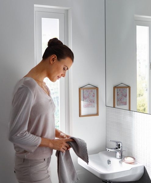 Смеситель для раковины однорычажный со донным клапаном HANSGROHE NOVUS 71020000 61948 фото