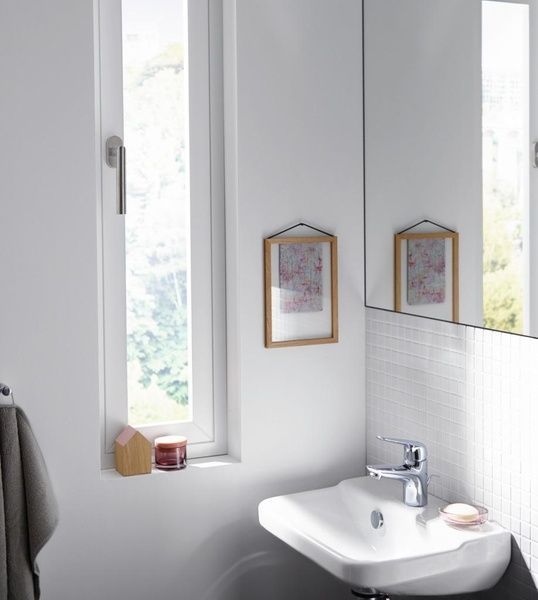 Смеситель для раковины однорычажный со донным клапаном HANSGROHE NOVUS 71020000 61948 фото